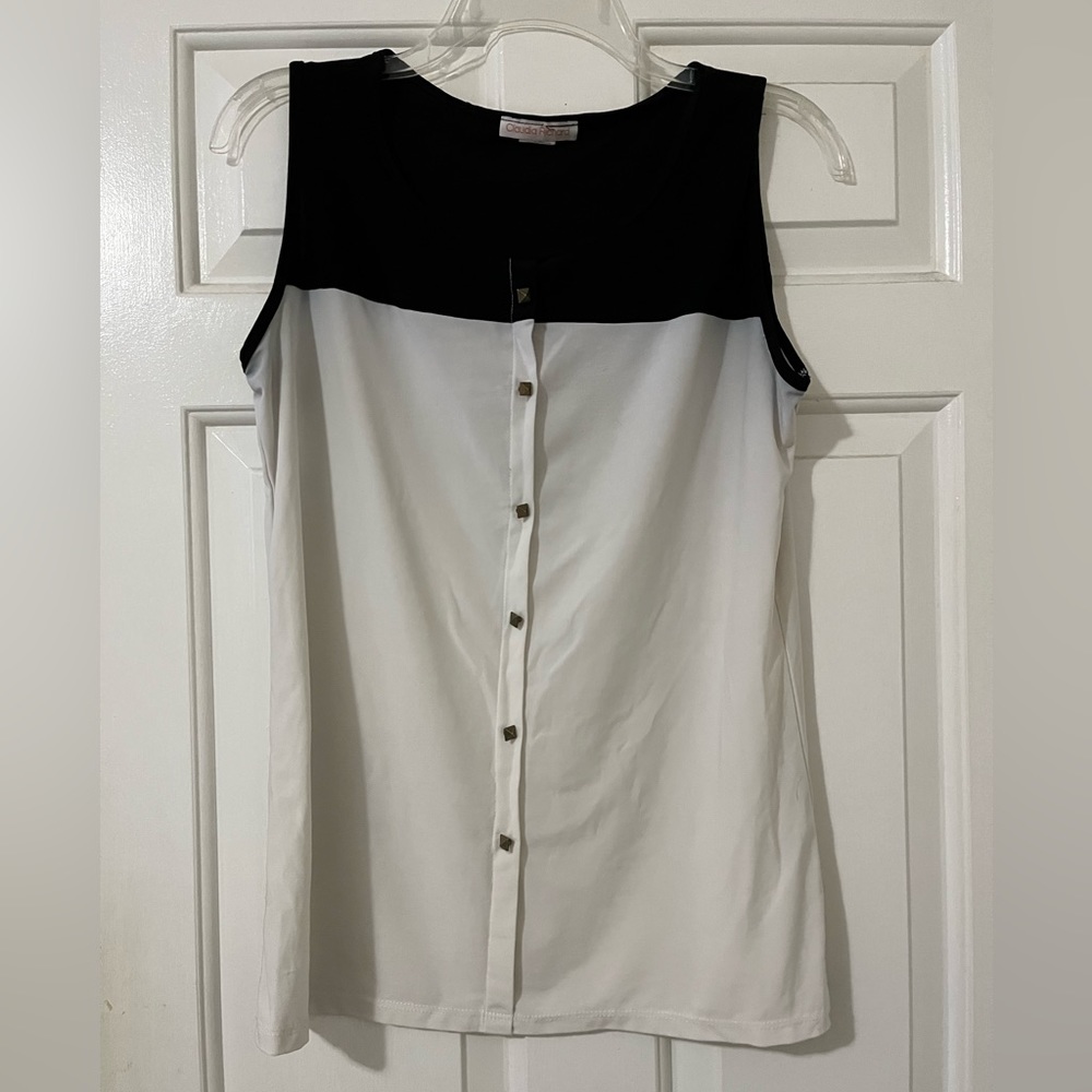 Sleeveless blouse